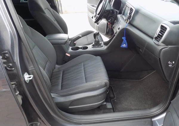 Kia Sportage cena 87900 przebieg: 30200, rok produkcji 2018 z Myszków małe 352